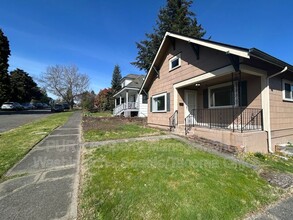 3207 N 7th St in Tacoma, WA - Foto de edificio - Building Photo