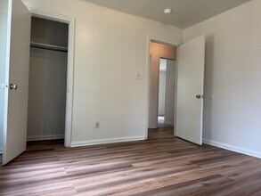 5726 Lakefield Dr in Houston, TX - Foto de edificio - Building Photo