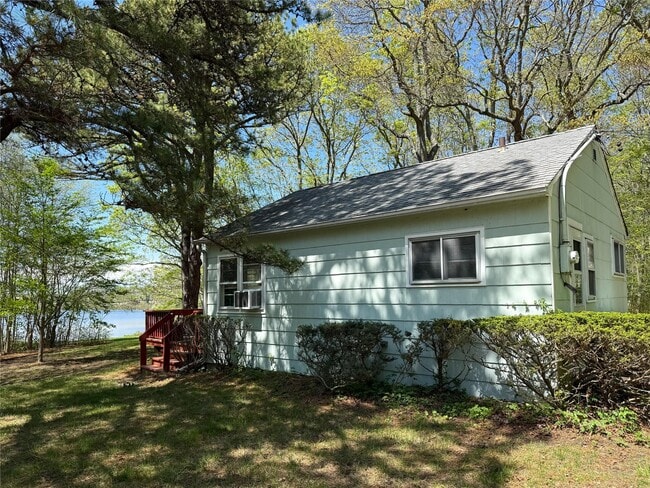 property at 8515 Soundview Ave