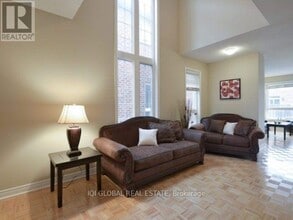 5619 Longboat Ave in Mississauga, ON - Building Photo - Building Photo