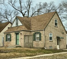 151 W Glen Ln in Riverdale, IL - Building Photo