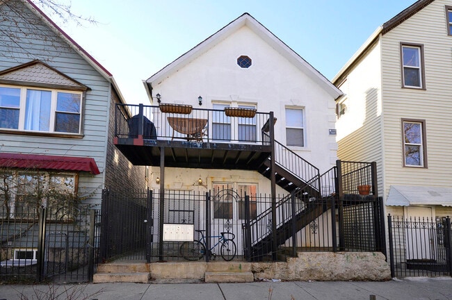 1644 N Artesian Ave, Unit 2R in Chicago, IL - Foto de edificio - Building Photo