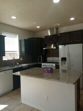 2838 Bayas Rd SE in Rio Rancho, NM - Foto de edificio - Building Photo