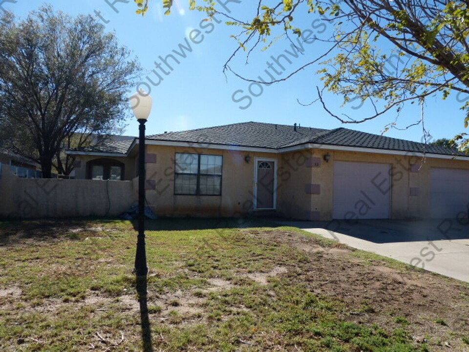 2329-2333 Newman Dr in Clovis, NM - Building Photo