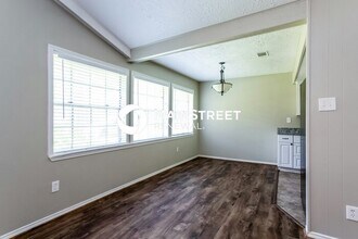 20315 Youpon Ln in Porter, TX - Foto de edificio - Building Photo