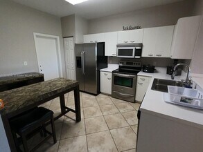 2223 Pasadena Way in Weston, FL - Building Photo - Building Photo