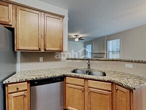 1786 Stoney Chase Dr in Lawrenceville, GA - Foto de edificio - Building Photo