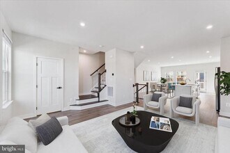 14032 Sunrise Valley Dr in Herndon, VA - Building Photo - Building Photo