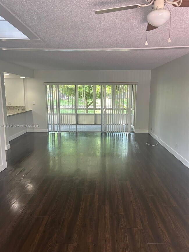 3641 NW 95th Ter in Sunrise, FL - Building Photo - Building Photo