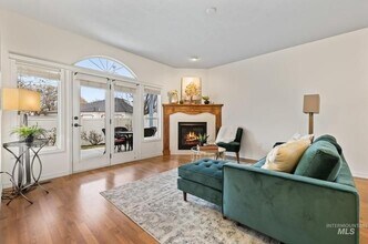 2278 S Blackspur Way in Meridian, ID - Building Photo - Building Photo