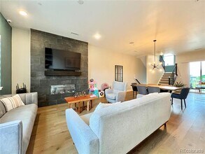 1565 W 67th Ave in Denver, CO - Foto de edificio - Building Photo