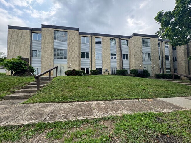 property at 2030 Catalpa Dr.