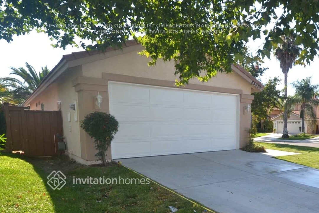 43550 Corte Ayala in Temecula, CA - Building Photo