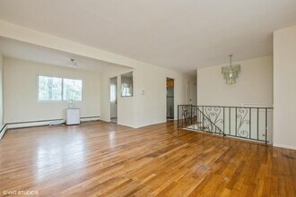 472 Essex St in West Babylon, NY - Building Photo - Building Photo
