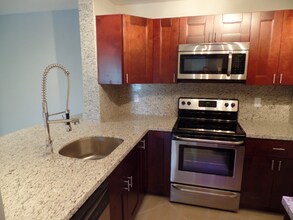 1255 SW 46th Ave in Pompano Beach, FL - Building Photo - Building Photo