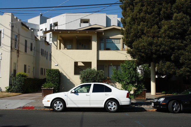 117 Lorton Ave in Burlingame, CA - Building Photo - Building Photo