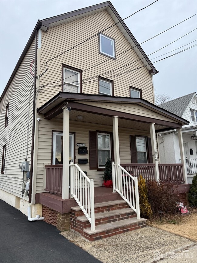579 Florida Grove Rd in Perth Amboy, NJ - Building Photo - Building Photo