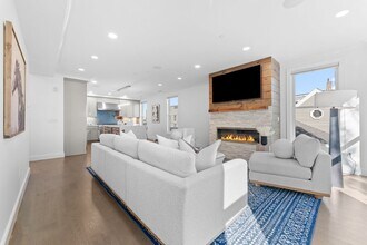 333 W 3rd St in Boston, MA - Building Photo - Building Photo