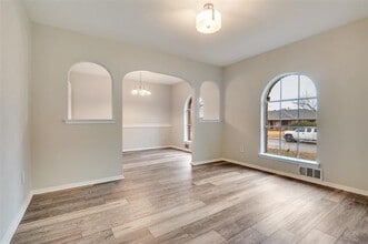 2244 Homeway Cir in Dallas, TX - Foto de edificio - Building Photo