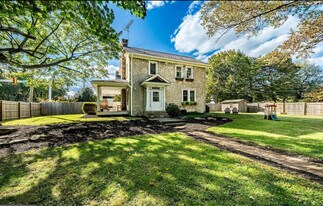 915 West Chester Pike in West Chester, PA - Building Photo