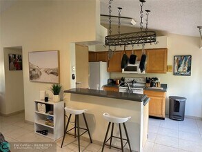 9253 NW 9th Pl in Plantation, FL - Building Photo - Building Photo