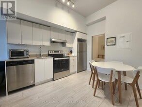 3210 Dakota Cmn in Burlington, ON - Building Photo - Building Photo