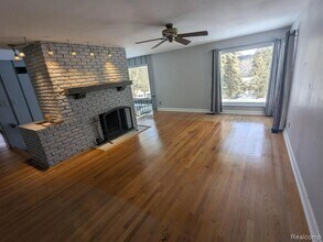 5155 Greenview Dr in Village of Clarkston, MI - Building Photo - Building Photo