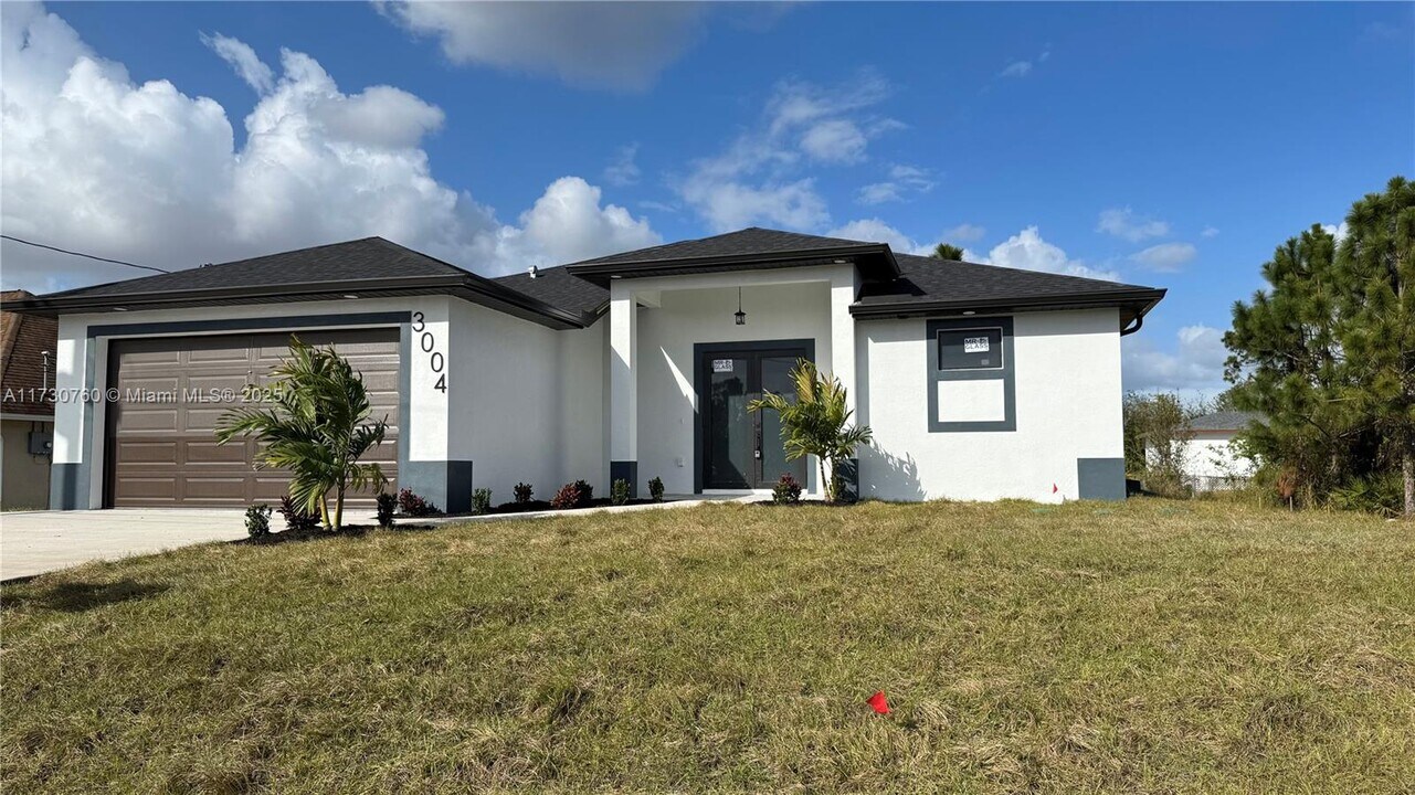 3004 4th St SW in Lehigh Acres, FL - Building Photo