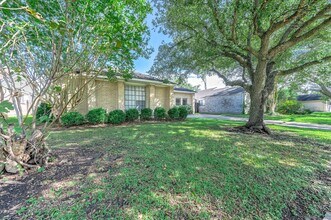 2015 Echo Ridge in Sugar Land, TX - Building Photo - Building Photo