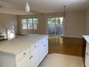 52 Kenneth St in Newton, MA - Building Photo - Building Photo