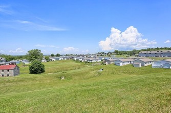 Grand View Estates in Waynesboro, PA - Building Photo - Building Photo