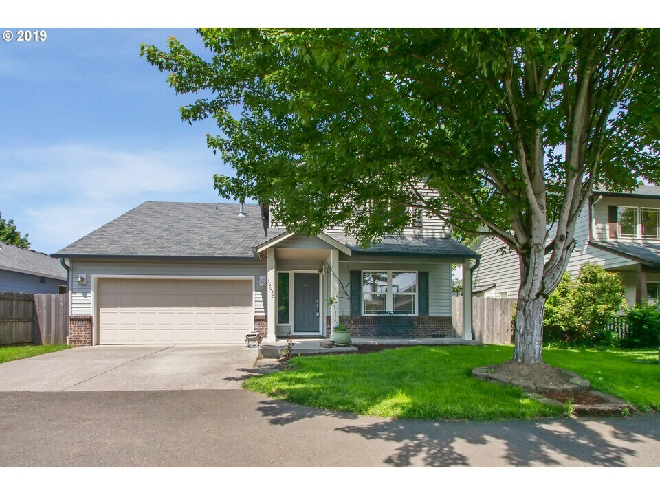 16020 NE 12th St in Vancouver, WA - Building Photo