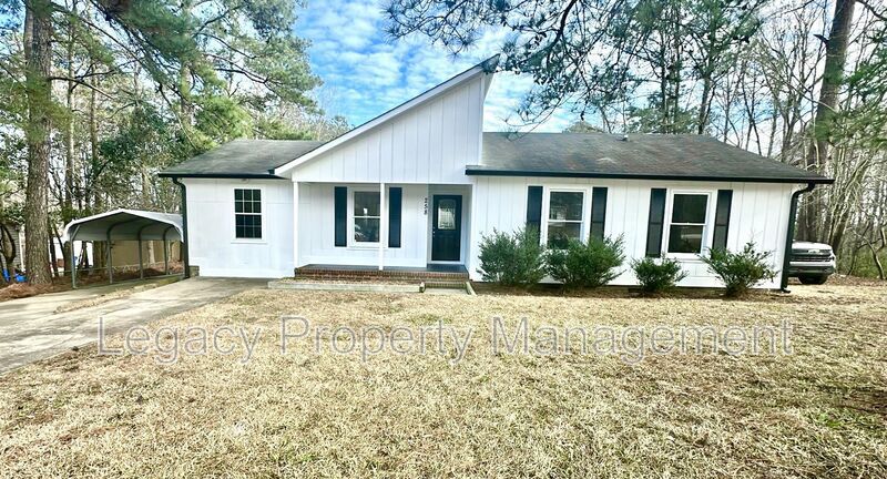 258 Canteberry Dr in Spring Lake, NC - Building Photo