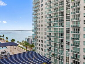 1200 Brickell Bay Dr, Unit 1617 in Miami, FL - Building Photo - Building Photo