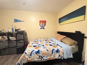 105-24 171st Pl in Queens, NY - Building Photo - Building Photo