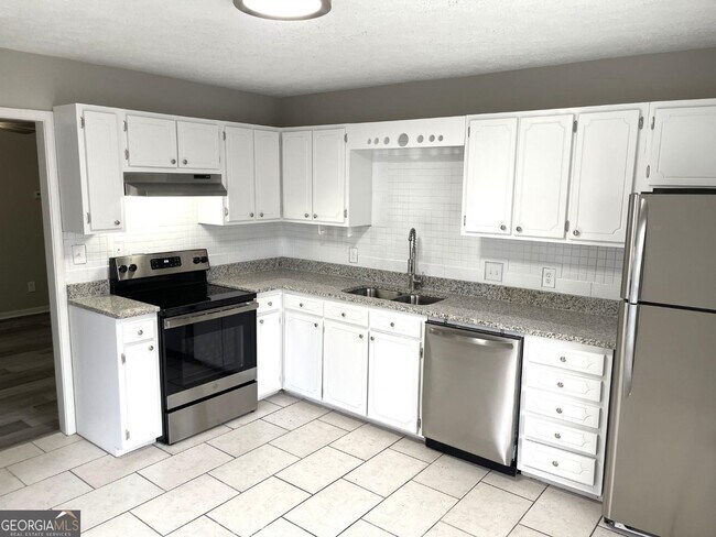 859 Park Pl NE in Conyers, GA - Building Photo - Building Photo