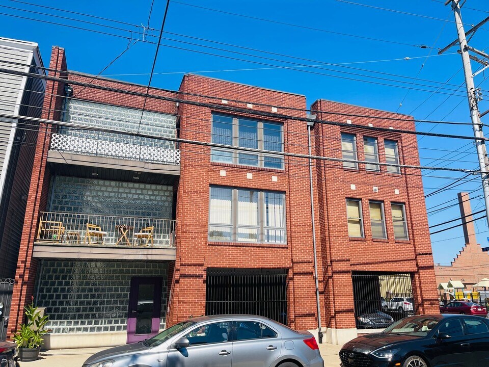 104 S 24th St in Pittsburgh, PA - Building Photo