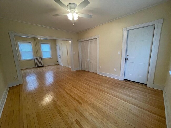 22 Cozzens Ave