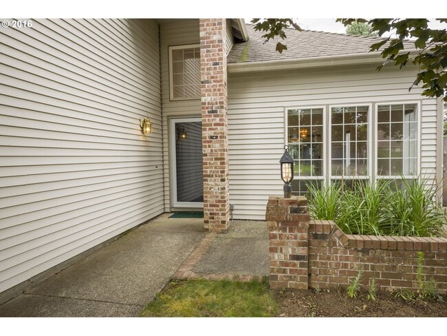 property at 1712 SE Solomon Loop