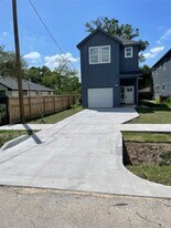8129 Hoffman St in Houston, TX - Building Photo