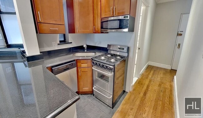 Mott Street, Unit 13