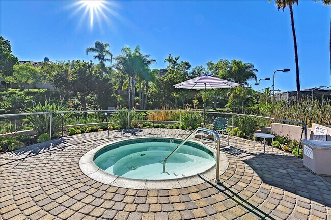 18614 Caminito Cantilena, Unit 326 in San Diego, CA - Building Photo - Building Photo