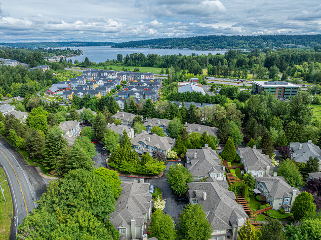 Sammamish Pointe in Issaquah, WA - Foto de edificio - Building Photo