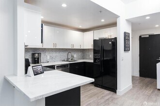 88 King St, Unit 108 in San Francisco, CA - Foto de edificio - Building Photo