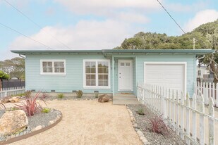 230 Gibson Ave in Pacific Grove, CA - Building Photo