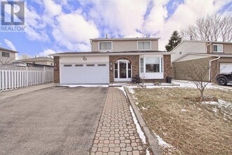 243 Centre St N in Brampton, ON - Building Photo - Building Photo