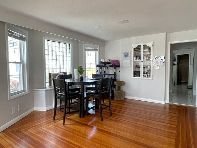 16 Alexander Ave in Medford, MA - Building Photo - Building Photo