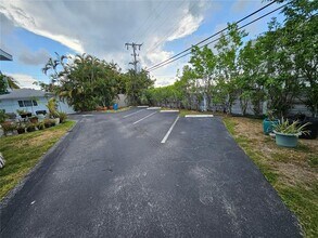 733 NW 30th Ct, Unit 3 in Wilton Manors, FL - Building Photo - Building Photo
