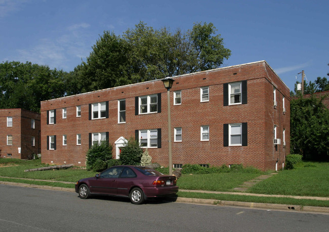 1210 N Kenilworth St in Arlington, VA - Building Photo - Building Photo