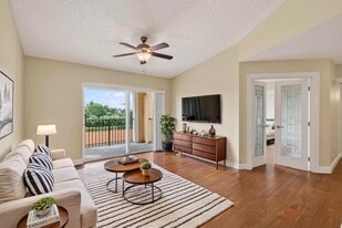 157 Yacht Club Way in Hypoluxo, FL - Building Photo